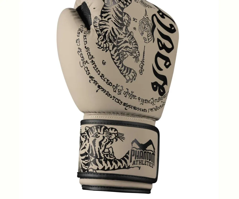 Боксерские перчатки Phantom Muay Thai Sand (Бинты 4м. в подарок)